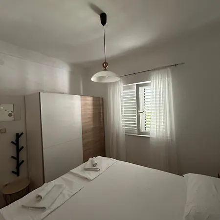 Lorena Appartement *